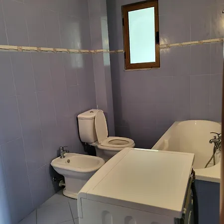 Rezarta Two Badroom Apartament Lägenhet *
