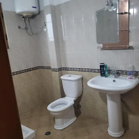 Rezarta Two Badroom Apartament Lägenhet