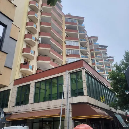 Rezarta Two Badroom Apartament דירה Vlorë